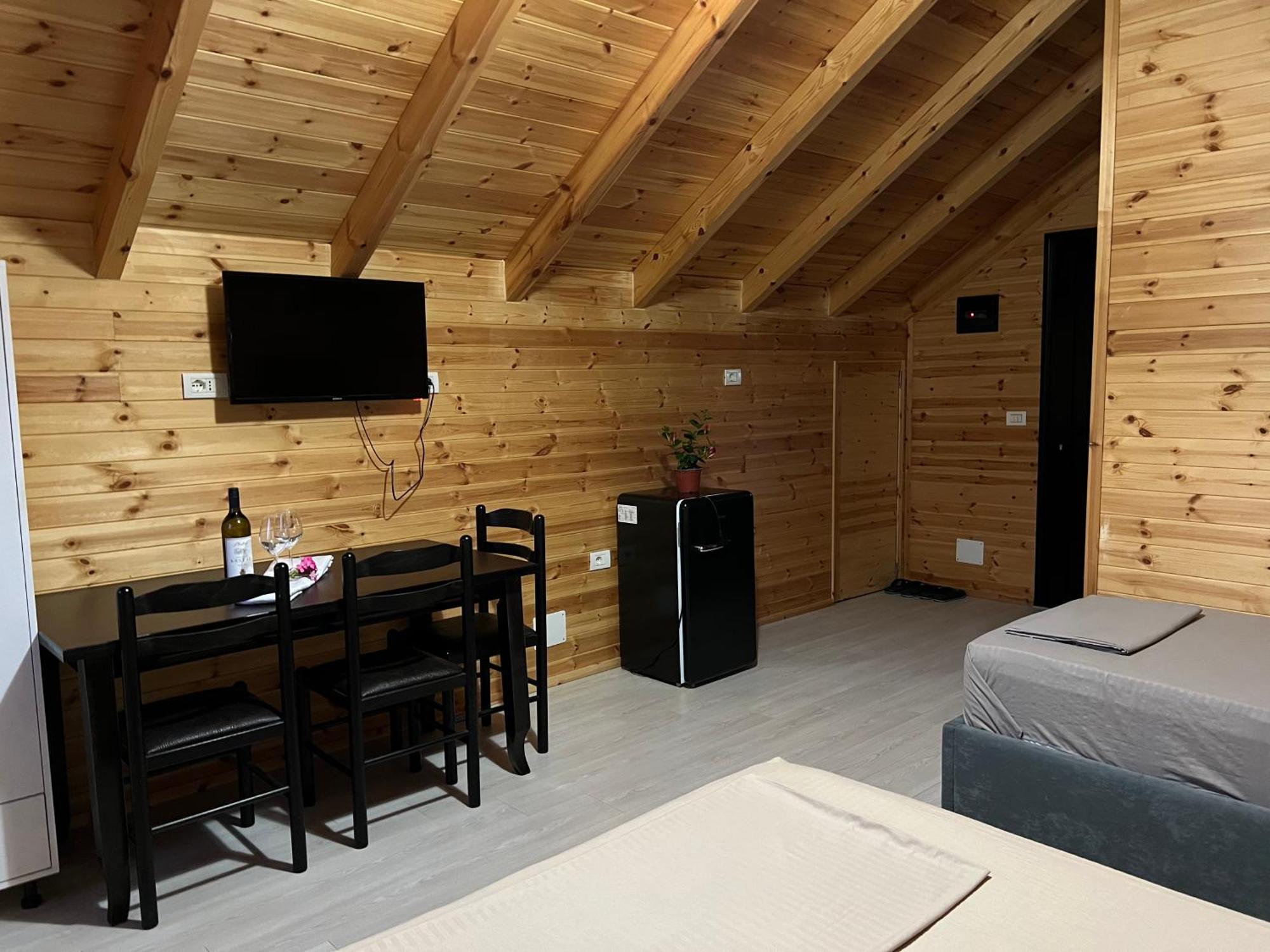 Beni Rooms Tale Lezhë Eksteriør billede